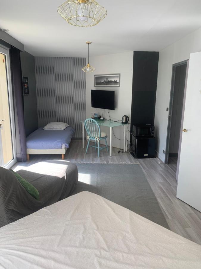 Chambre D'Hotes Le Prieure Gommerville Bagian luar foto