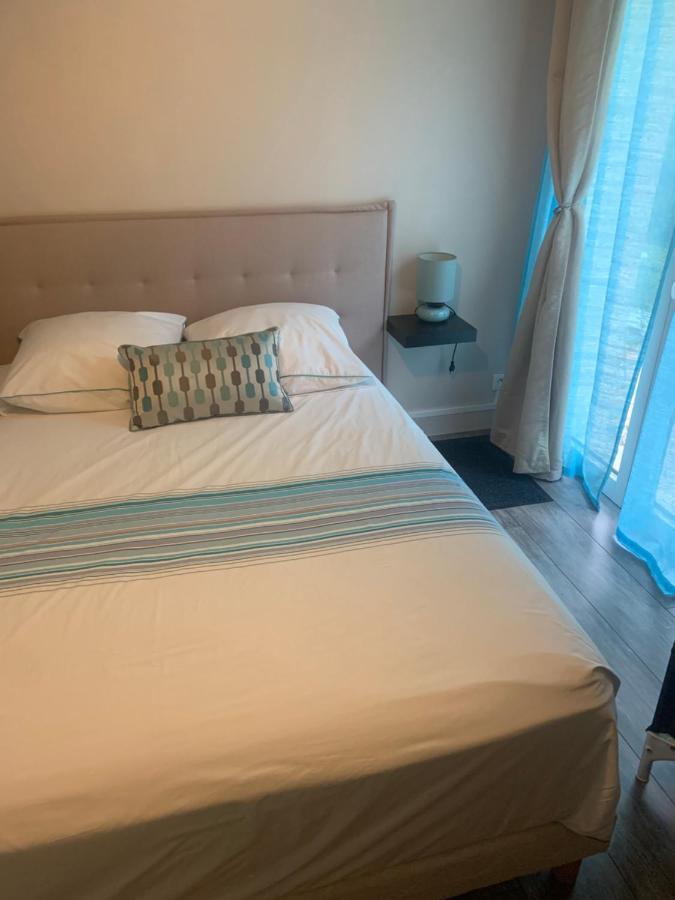 Chambre D'Hotes Le Prieure Gommerville Bagian luar foto